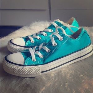 Converse all star turquoise low tops